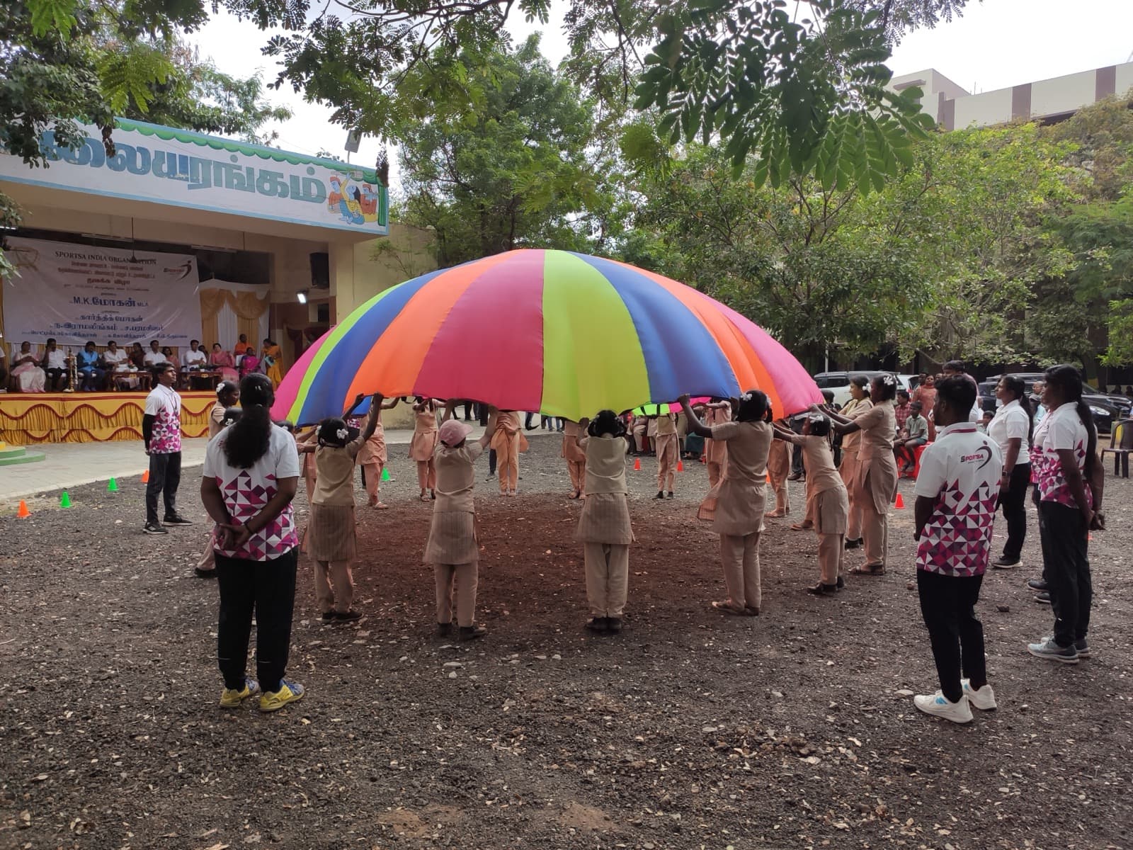 Government-school students in an SIO session