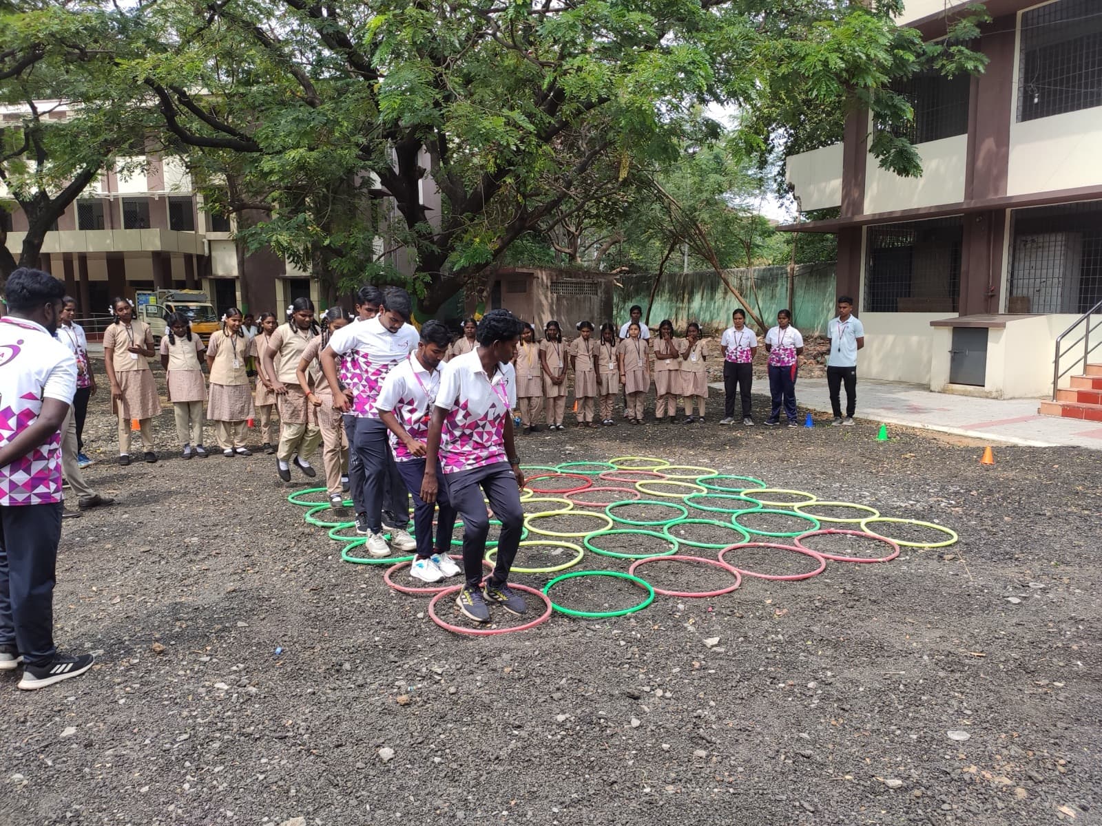 SIO's structured PE work in government schools. (photo 03)