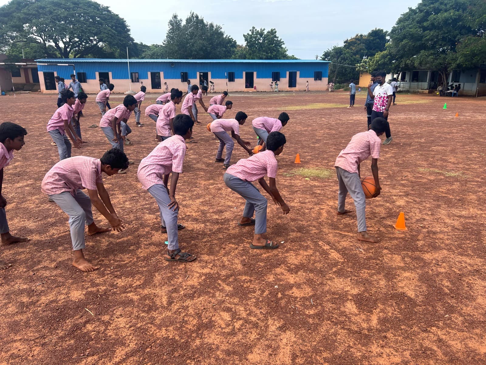 SIO's structured PE work in government schools. (photo 06)