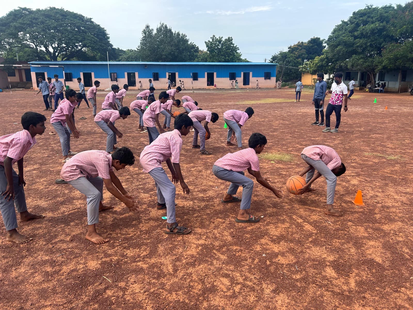 SIO's structured PE work in government schools. (photo 07)