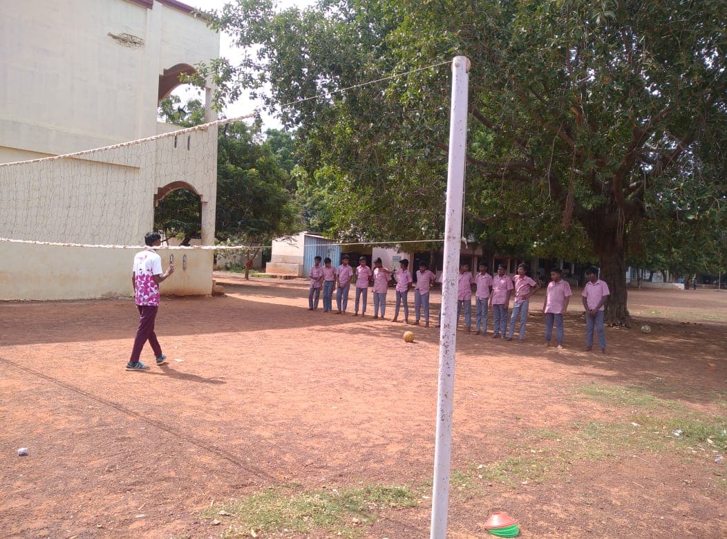 SIO's structured PE work in government schools. (photo 15)