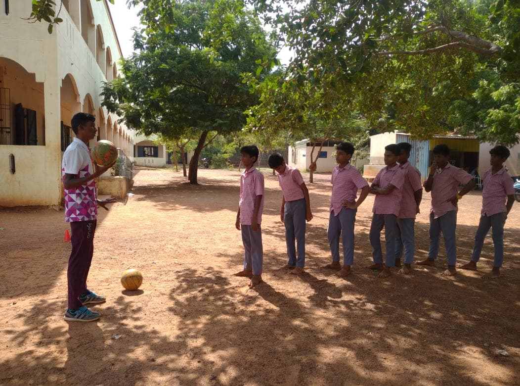 SIO's structured PE work in government schools. (photo 16)