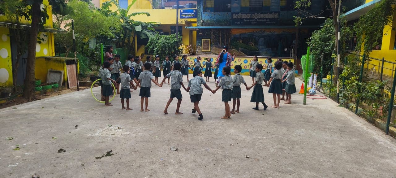 SIO's structured PE work in government schools. (photo 18)